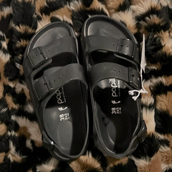 Birkenstock Shoes - NWT Birkenstock Papillio